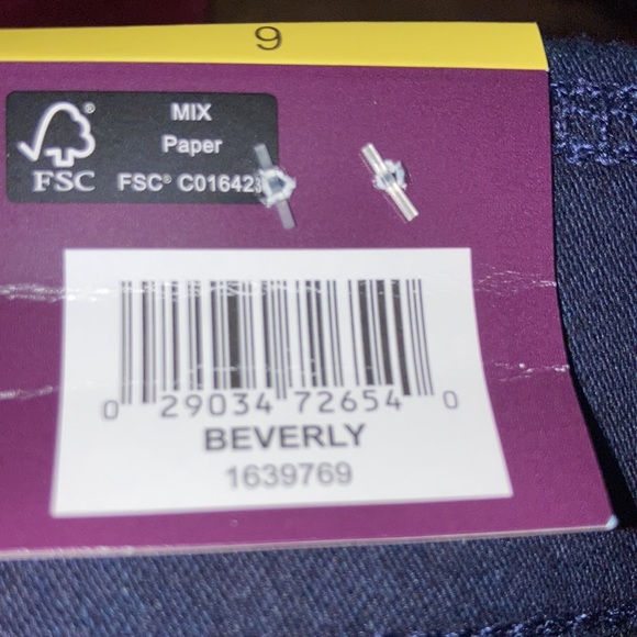 Gloria Vanderbilt All Around Slimming Effect Pull On Comfort Jean. Great Jeans♥️ - Picture 8 of 8